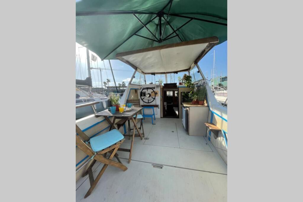圣阿德里安-德贝索斯 Beautiful 70S Vintage Yacht Boat In Barcelona酒店 外观 照片